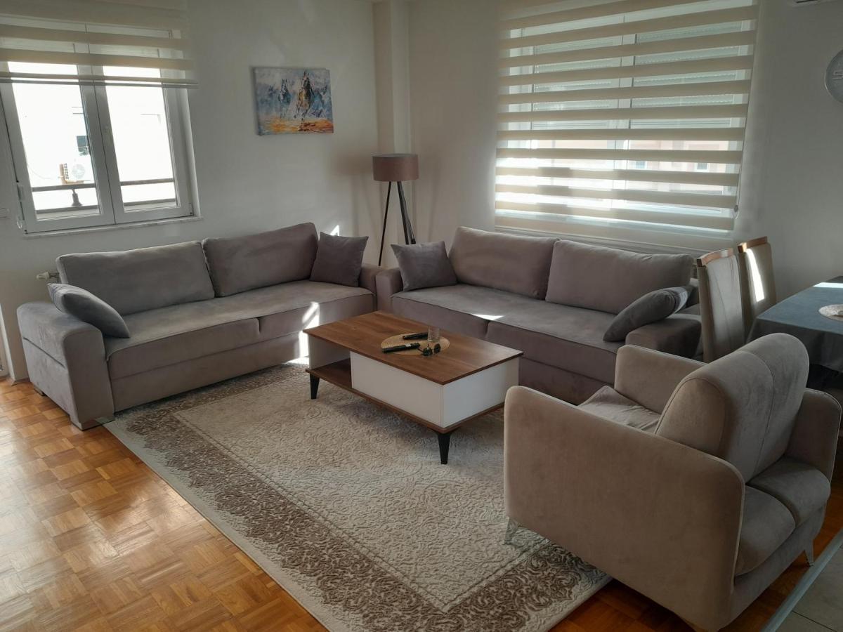 Gray Apartment 1 Pristina Eksteriør billede