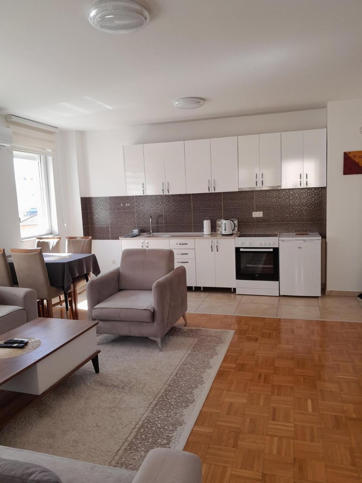 Gray Apartment 1 Pristina Eksteriør billede